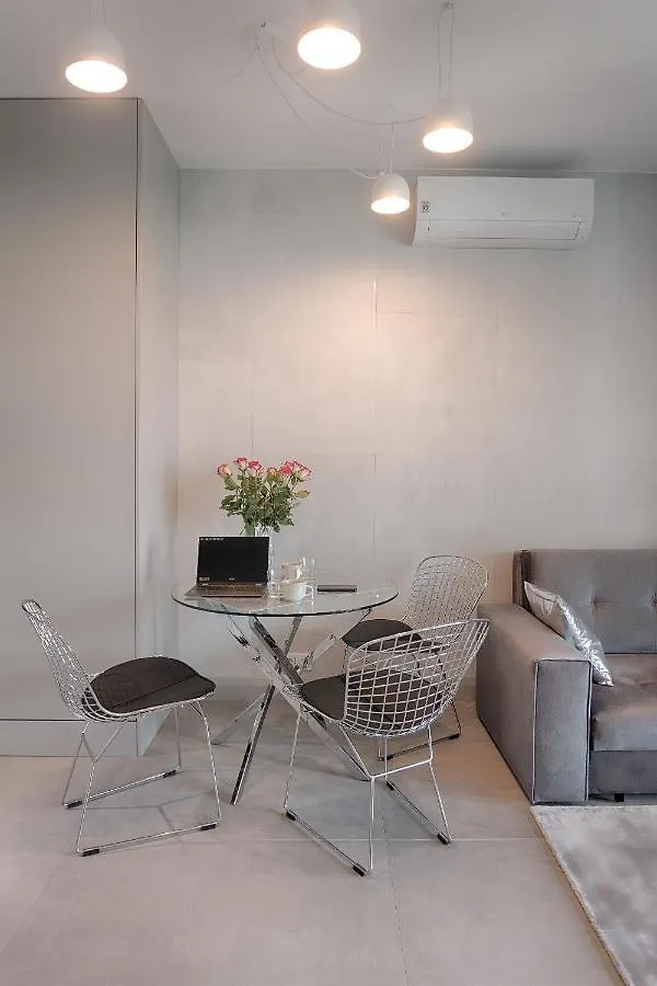 Mennica Residence Luxury Location Warszawa 0*,  Polska