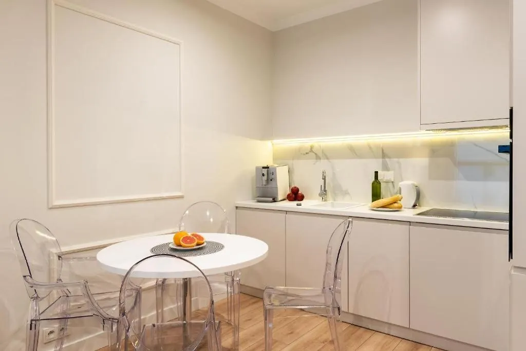 Mennica Residence Luxury Location Warszawa 0*,  Polska